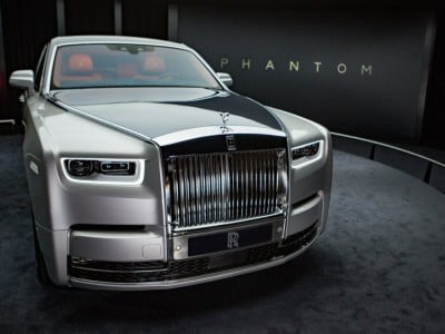 The 2020 Rolls-Royce Ghost Will No Longer Be Just a BMW in Luxury Clothing 2