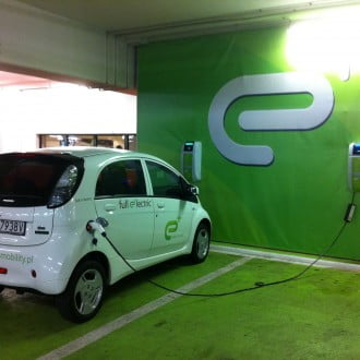 Govt plans to push electric automobile sales with the aid of supplying consumers Rs 50k again 2