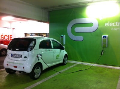 Govt plans to push electric automobile sales with the aid of supplying consumers Rs 50k again 2