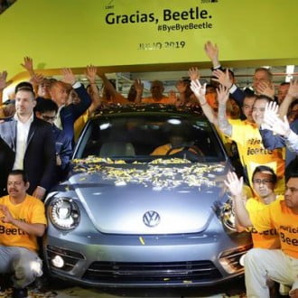 Goodbye, 'Beetle'! Final model of Volkswagen automobile rolls off Mexican manufacturing line 3