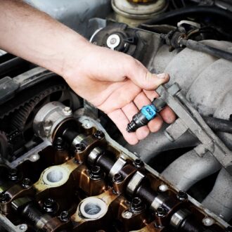 How to Install a Fuel Injector in a Car in 7 Minutes 3